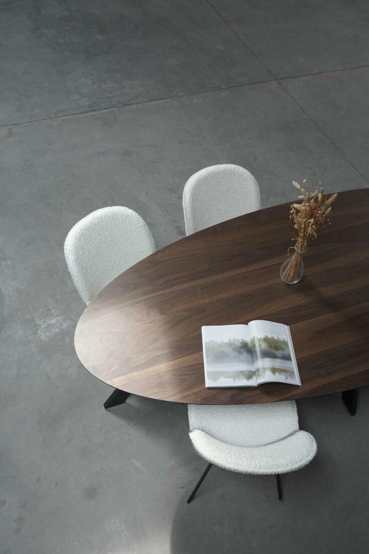 Manhattan dining table (Oval) - Shadow euchalyptus